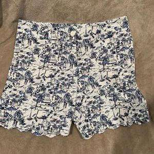 Adorable Talbots scallop short, perfect condition